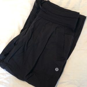 Lululemon athletics studio pants Sz 6